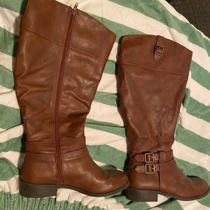 Women’s calf boots size 8w